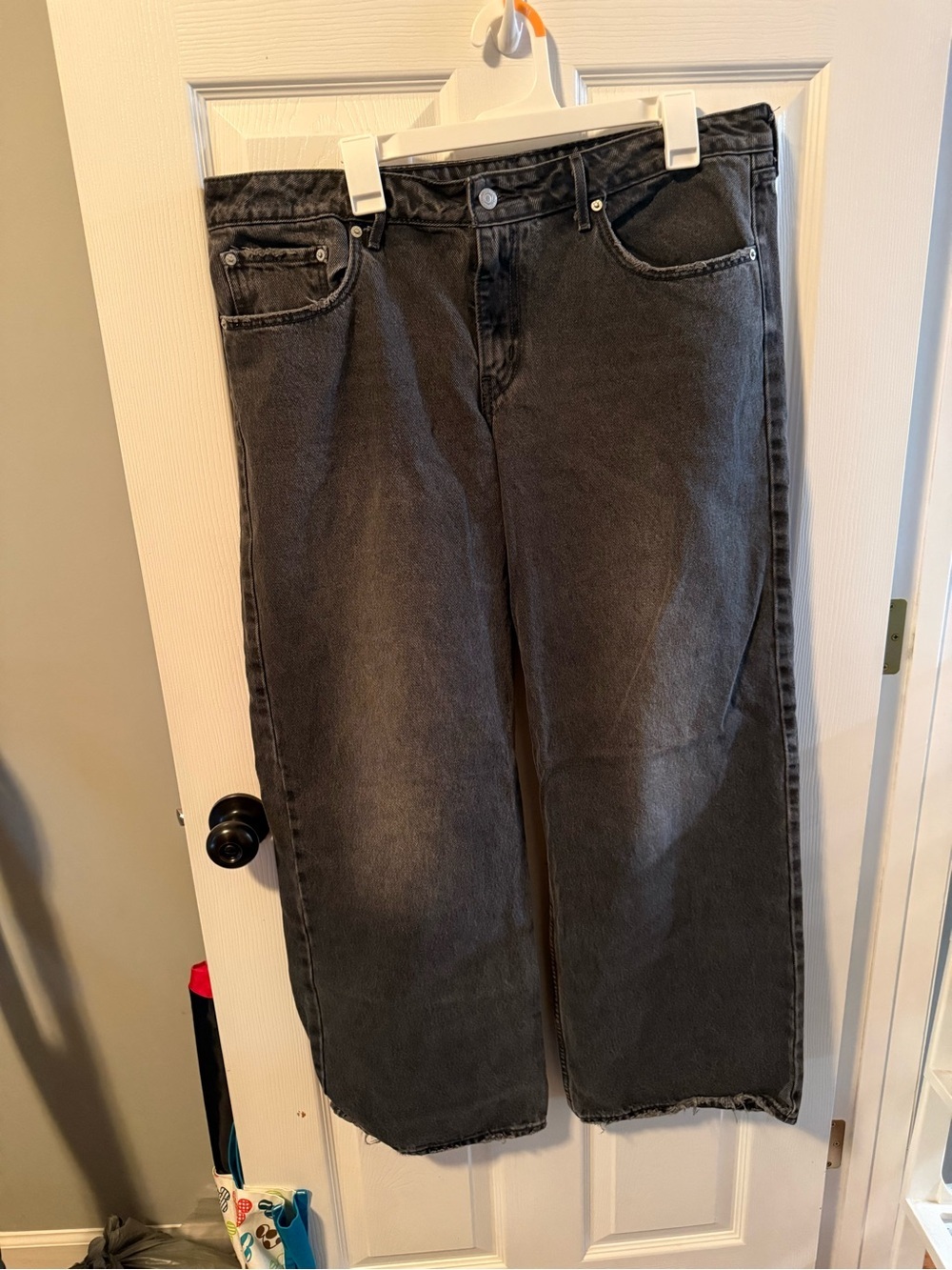 Women’s Black Low Loose Levi Jeans Size 33 - Picture 2 of 6